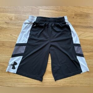 Under armour boys shorts - youth large